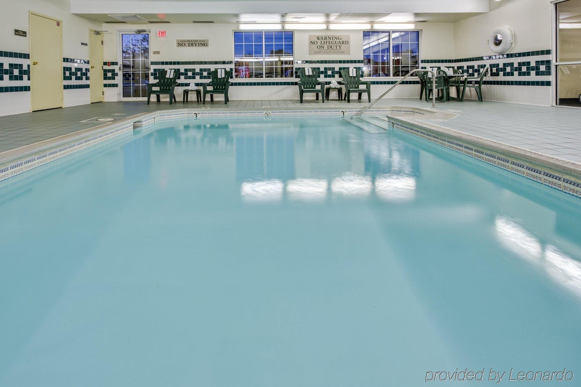 Holiday Inn Express And Suites Chicago West - St Charles By Ihg Сейнт Чарлз Екстериор снимка