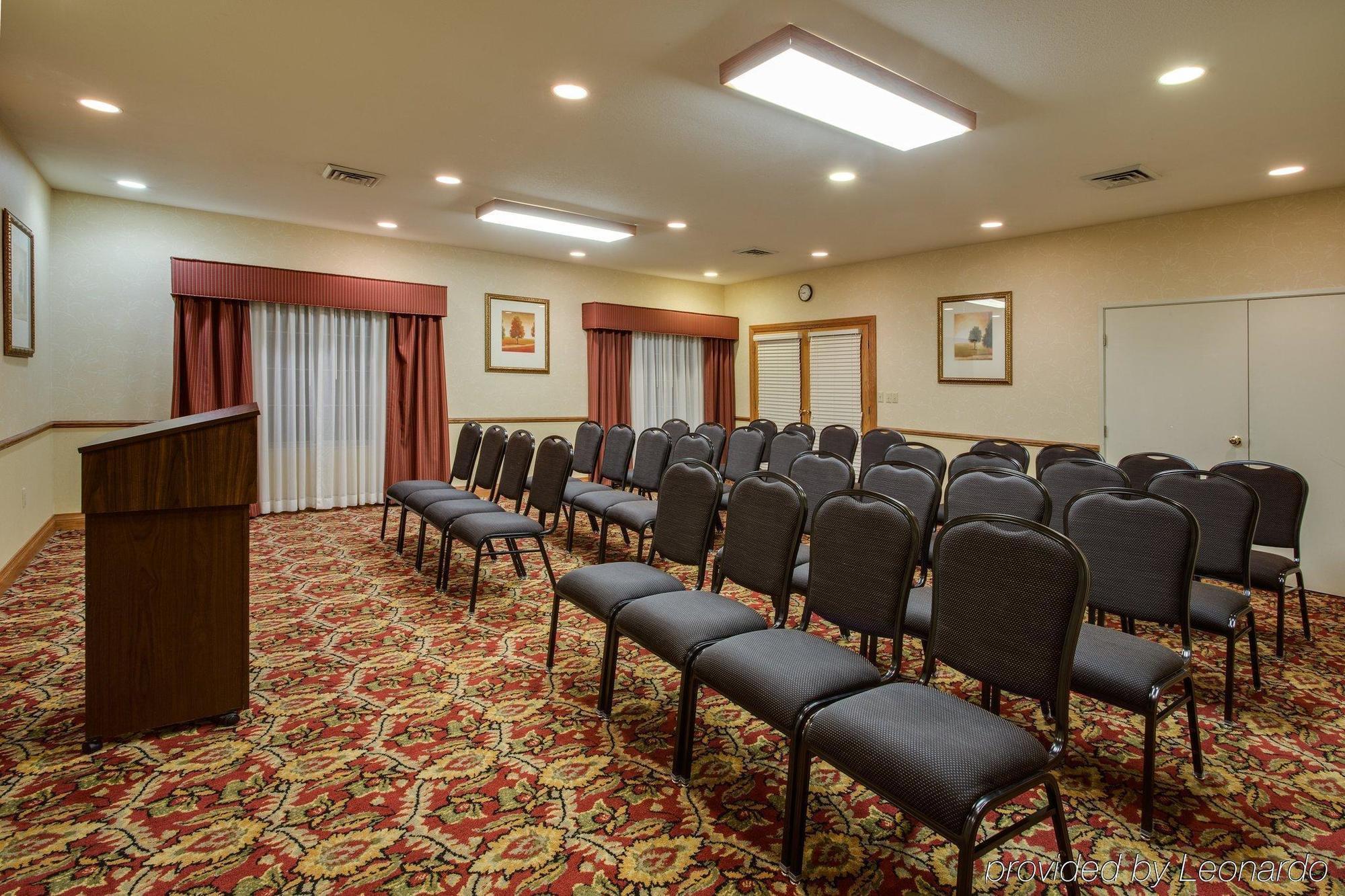 Holiday Inn Express And Suites Chicago West - St Charles By Ihg Сейнт Чарлз Екстериор снимка