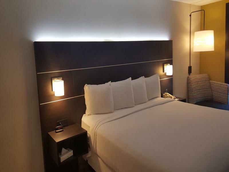 Holiday Inn Express And Suites Chicago West - St Charles By Ihg Сейнт Чарлз Екстериор снимка